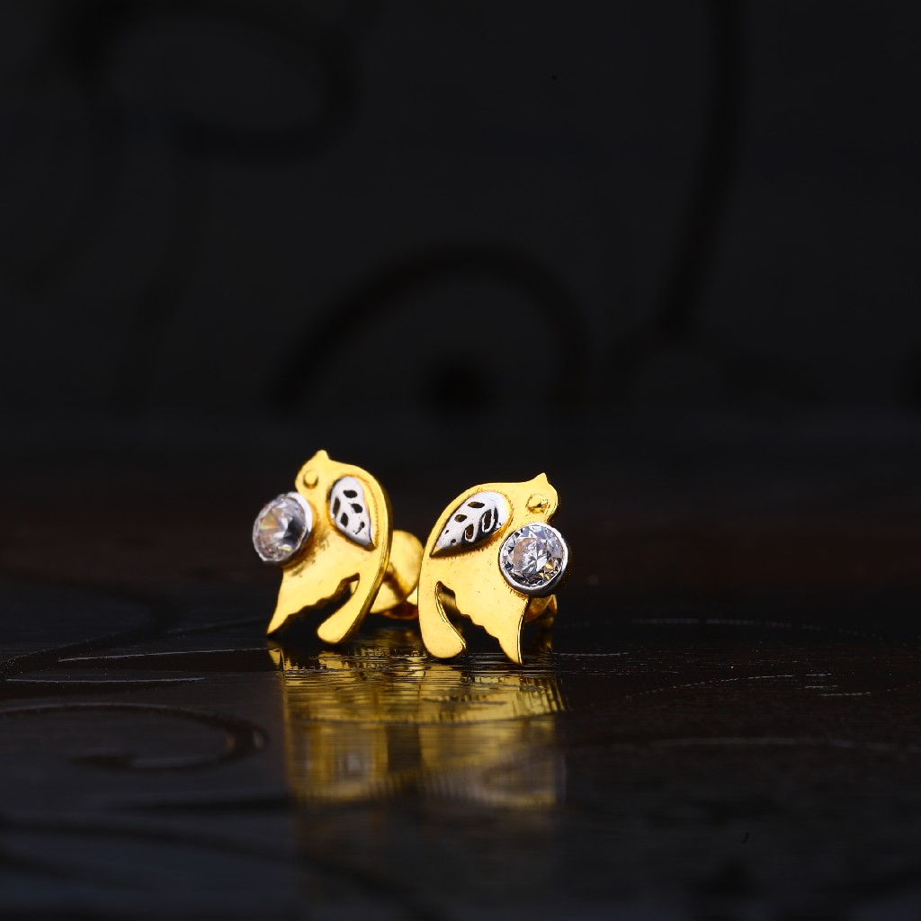 22kt Gold Fancy Designer Earring LSE173