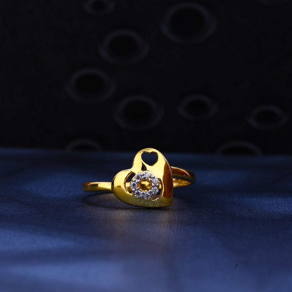 916 Gold Heart Design Ring LR54