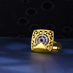 22kt Gold square Diamond Ring LR76