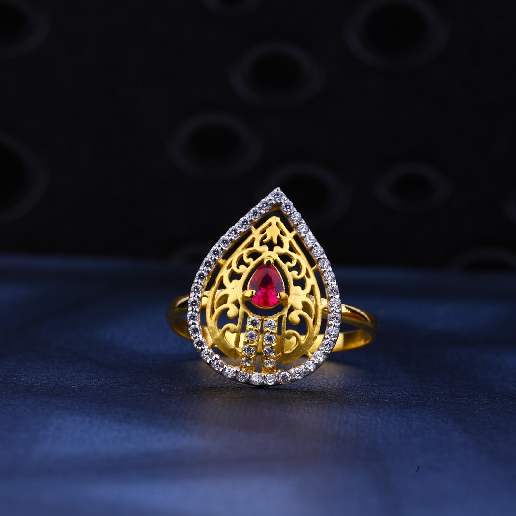22kt Gold Triangle Shape Ring LR91