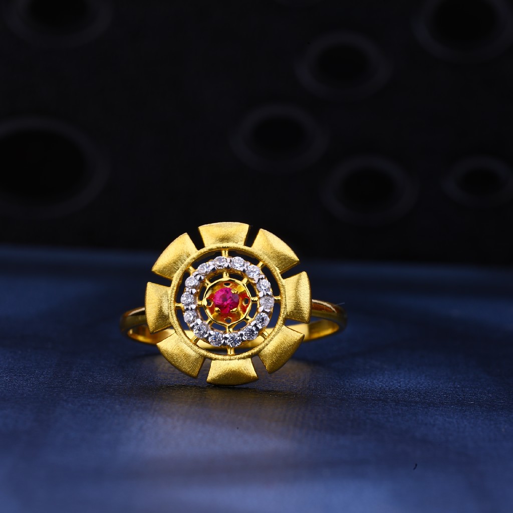 916 Gold Ladies Ring LR107