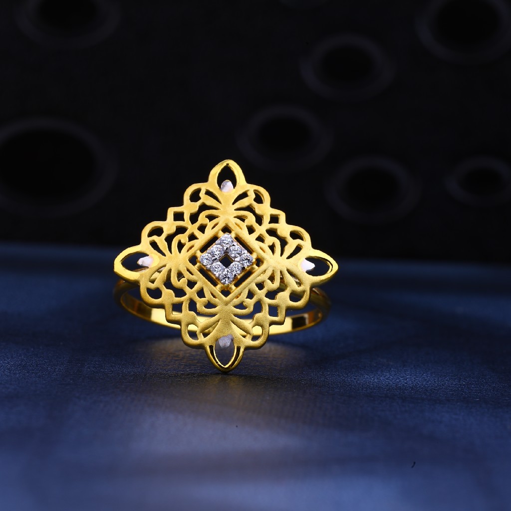 22kt Gold Ladies Hallmark Ring LR114