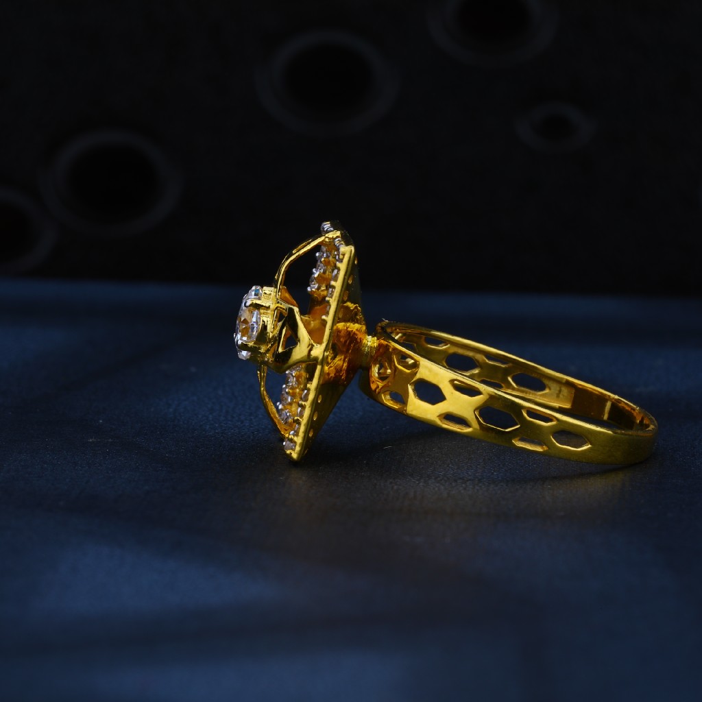 916 Gold Exclusive Squre Shape Ring LR11 - Image 5