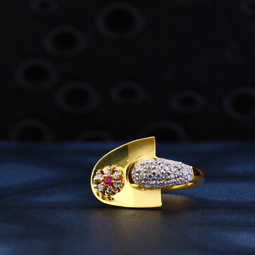 916 Gold exclusive Hallmark Cz Ring LR181