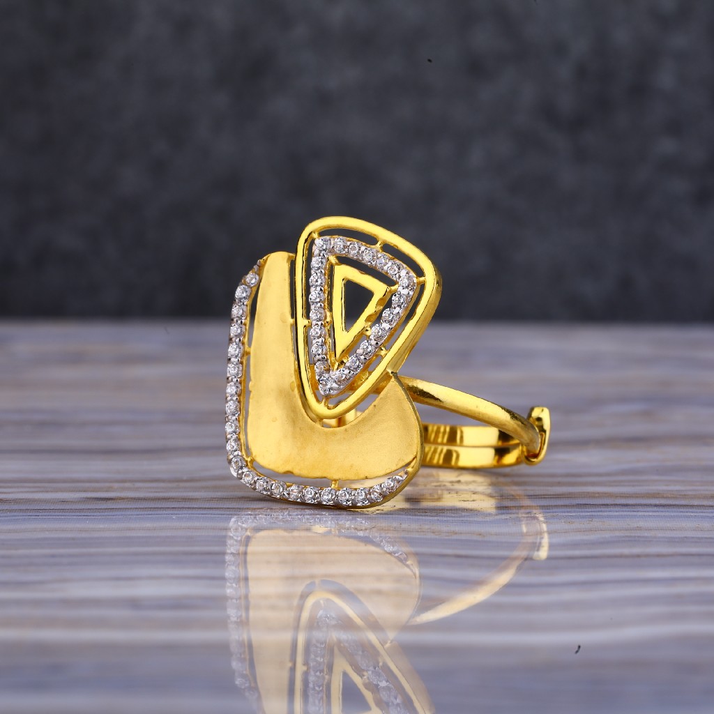 916 Stylish Cz Ring LLR115