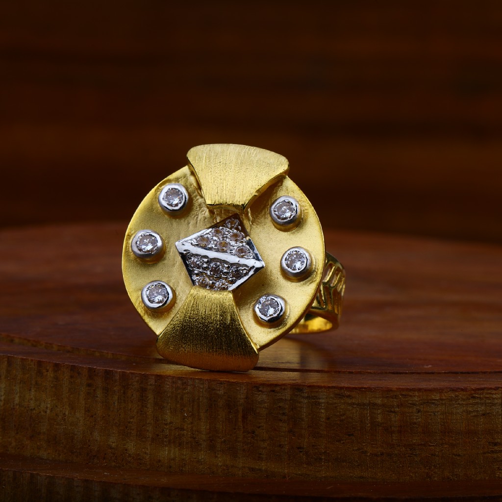 916 Gold cz Antique Ring LAR61
