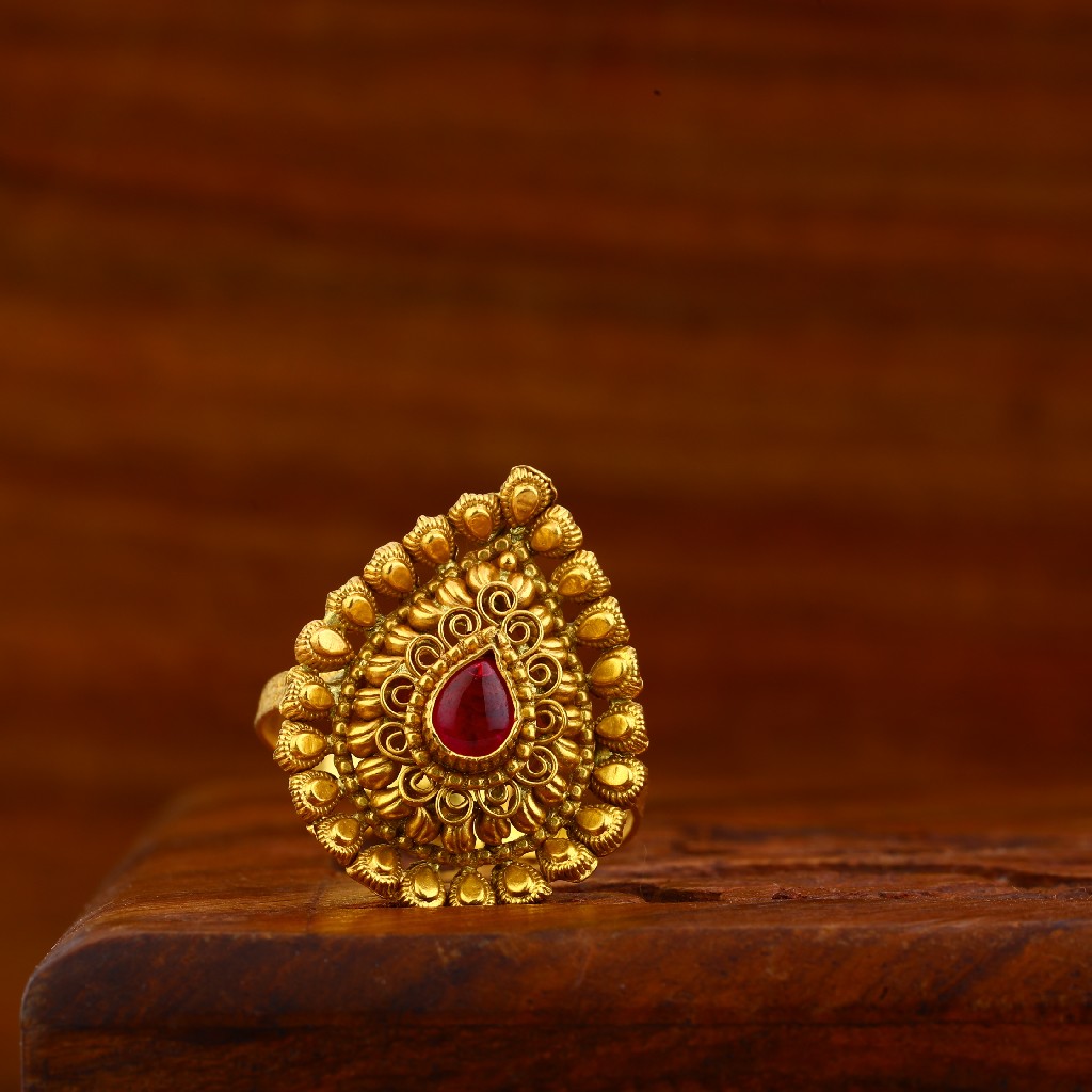 916 Gold Antique Ring LAR88