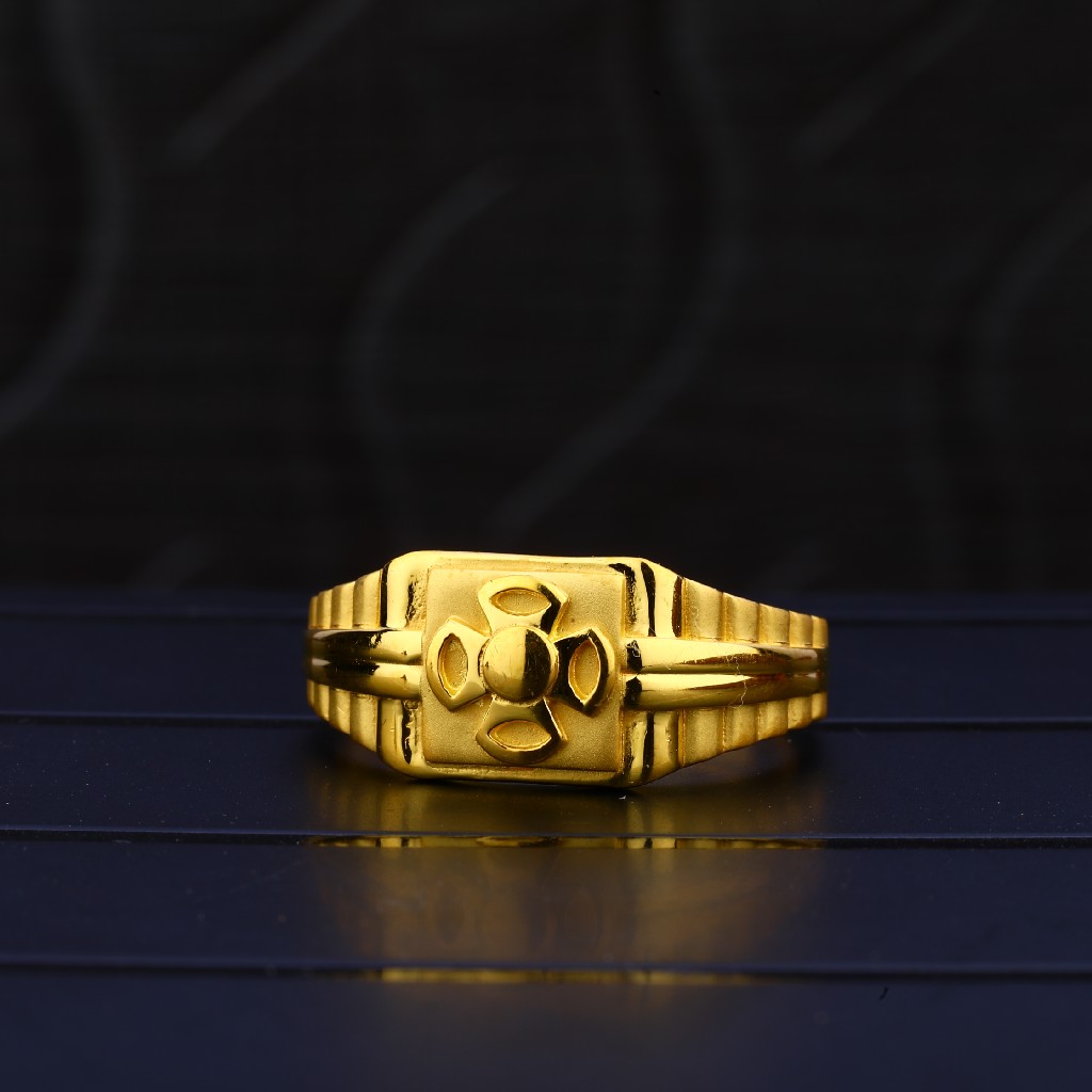 916 Gold Hallmark Ring MPR71