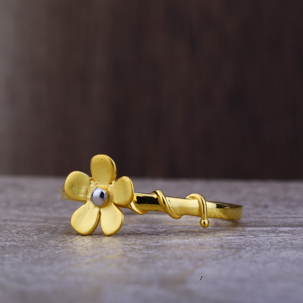Ladies 22K Gold Flower Design Ring -LPR92
