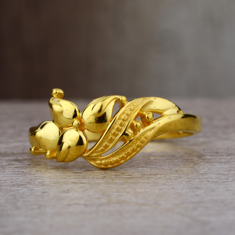 Ladies 22K Gold Fancy CZ Ring -LPR48