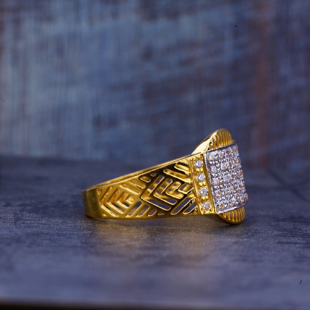 Mens Gold Ring-MR424 - Image 3