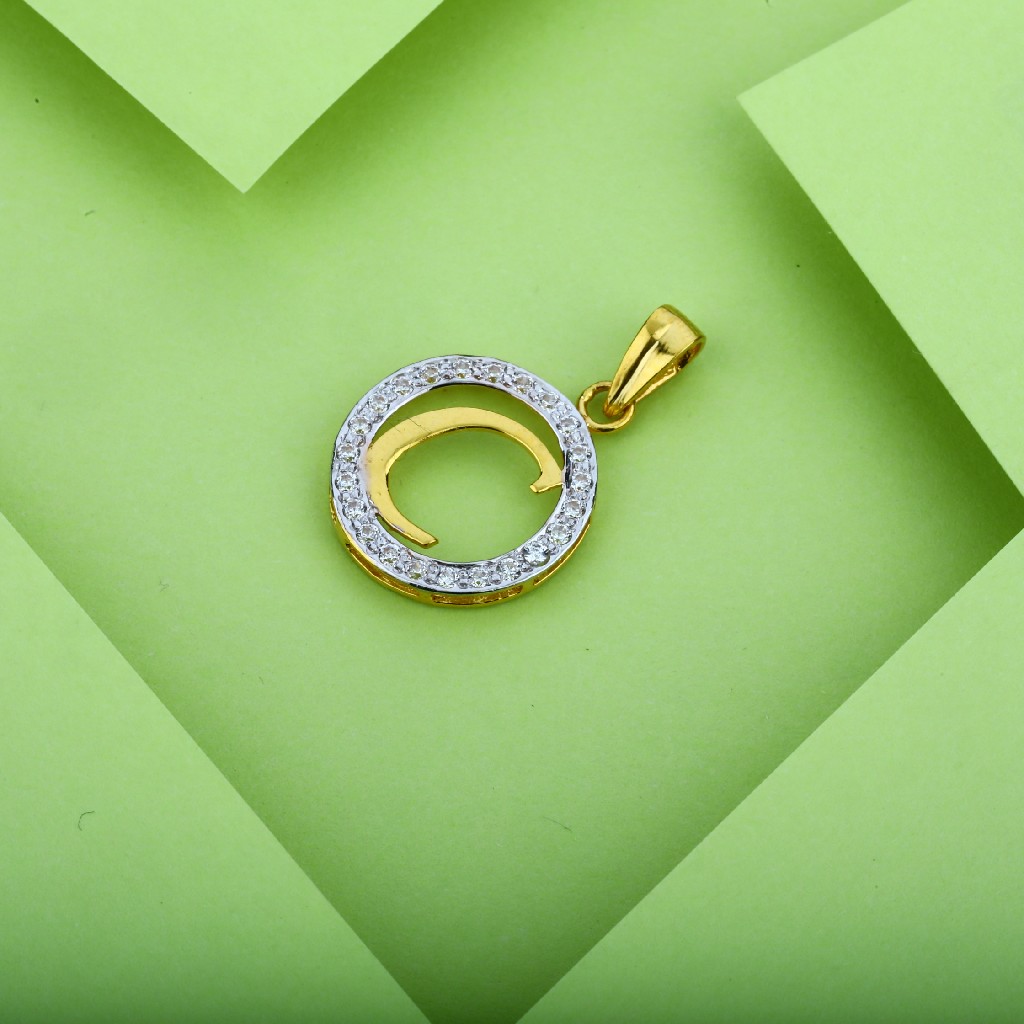 916 C Letter Gold Pendant-LP04