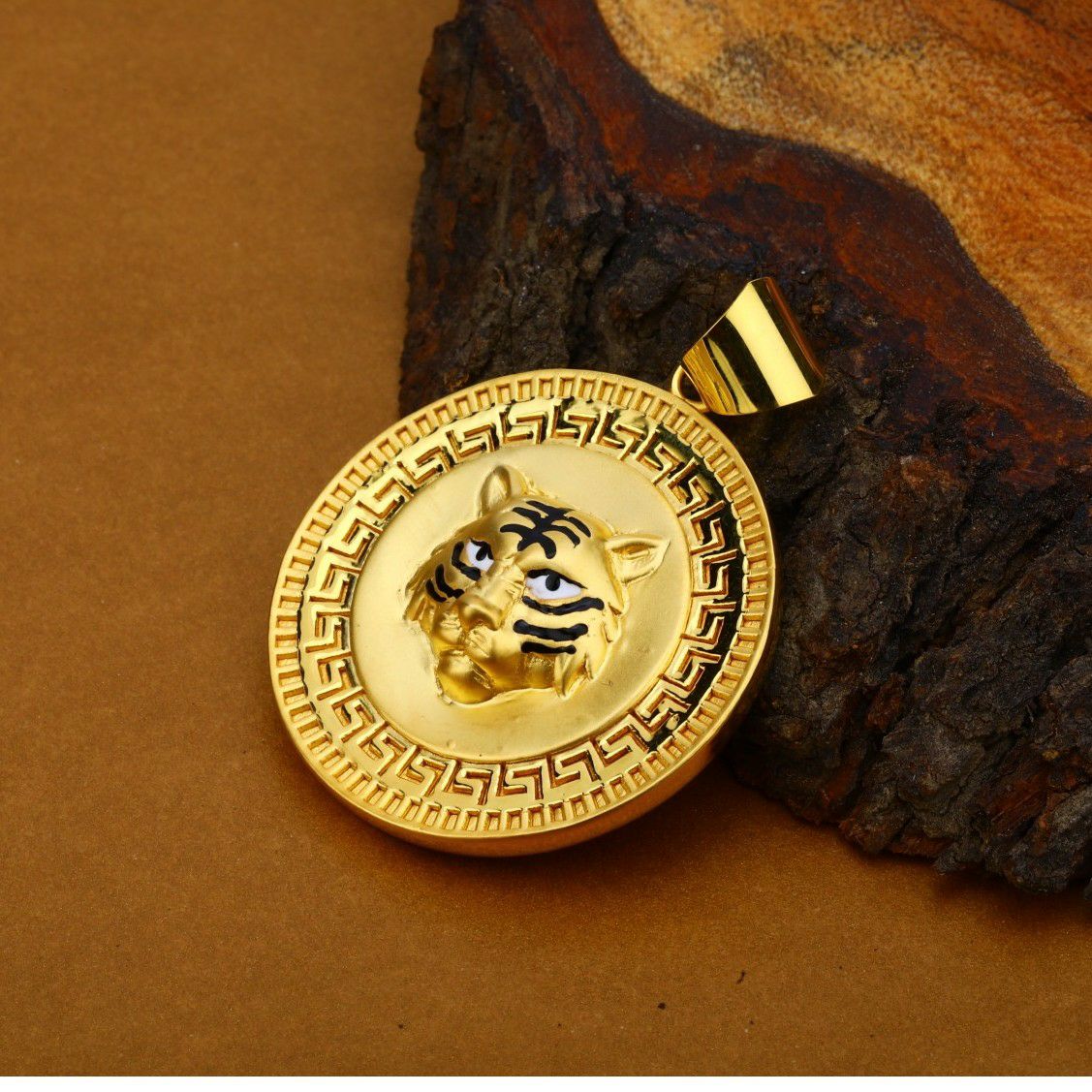 Exclusive Hollow 18K Gold Lion Pendant-HLP47