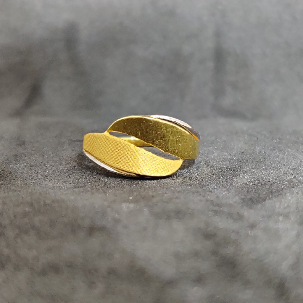 916 Ladies Plain Gold Ring