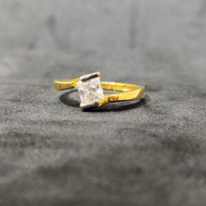 916 Ladies Single Stone Ring