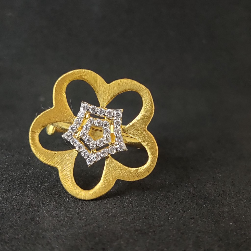 Girls Wear Desinger Flower Design Gold Ring-15030
