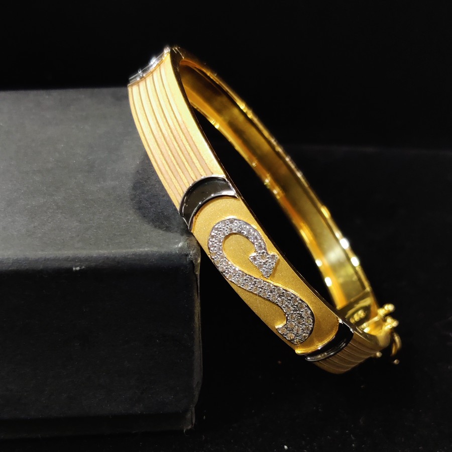 EXCLUSIVE MEN'S GOLD BRACELET