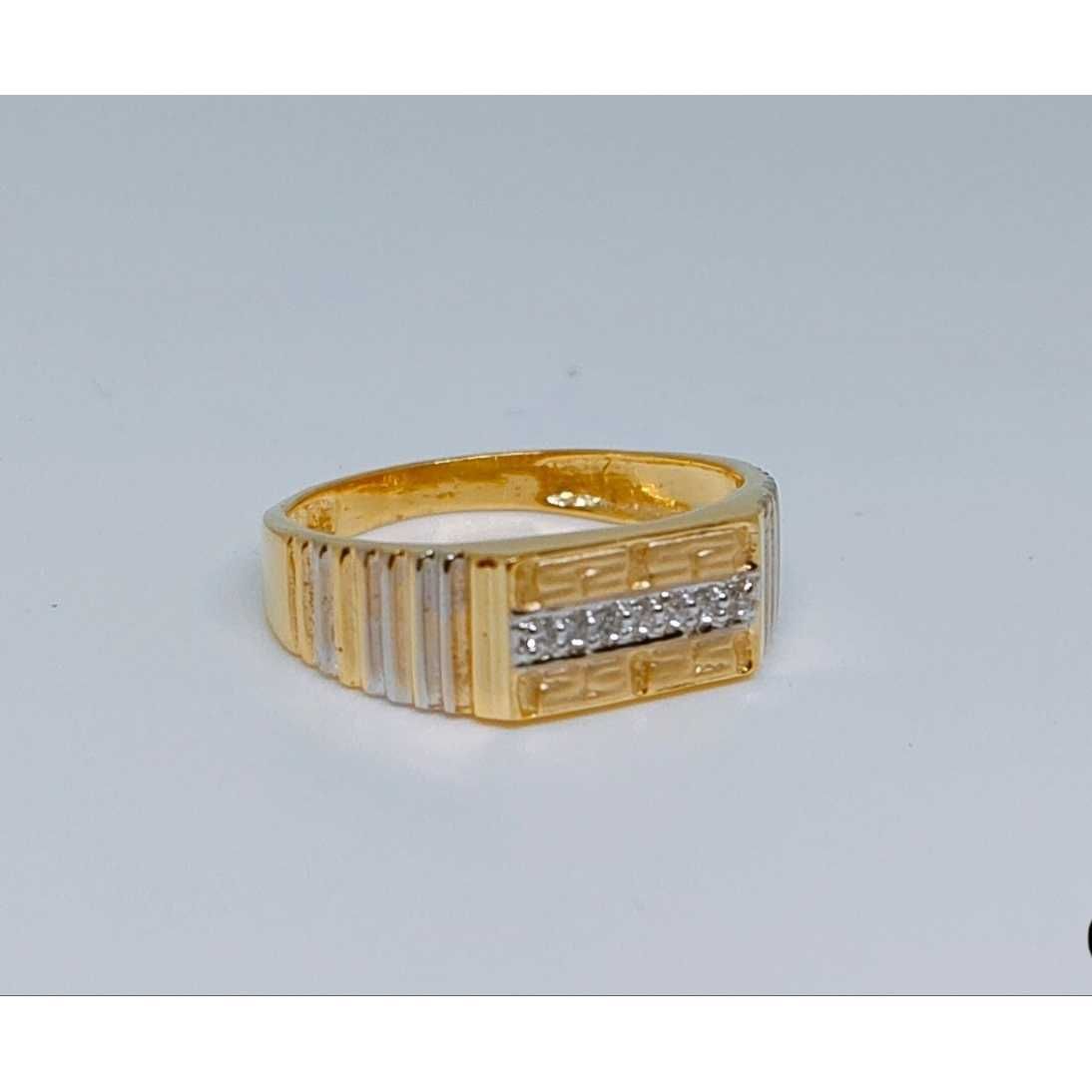 916 Gents Fancy Gold Ring Gr-28648