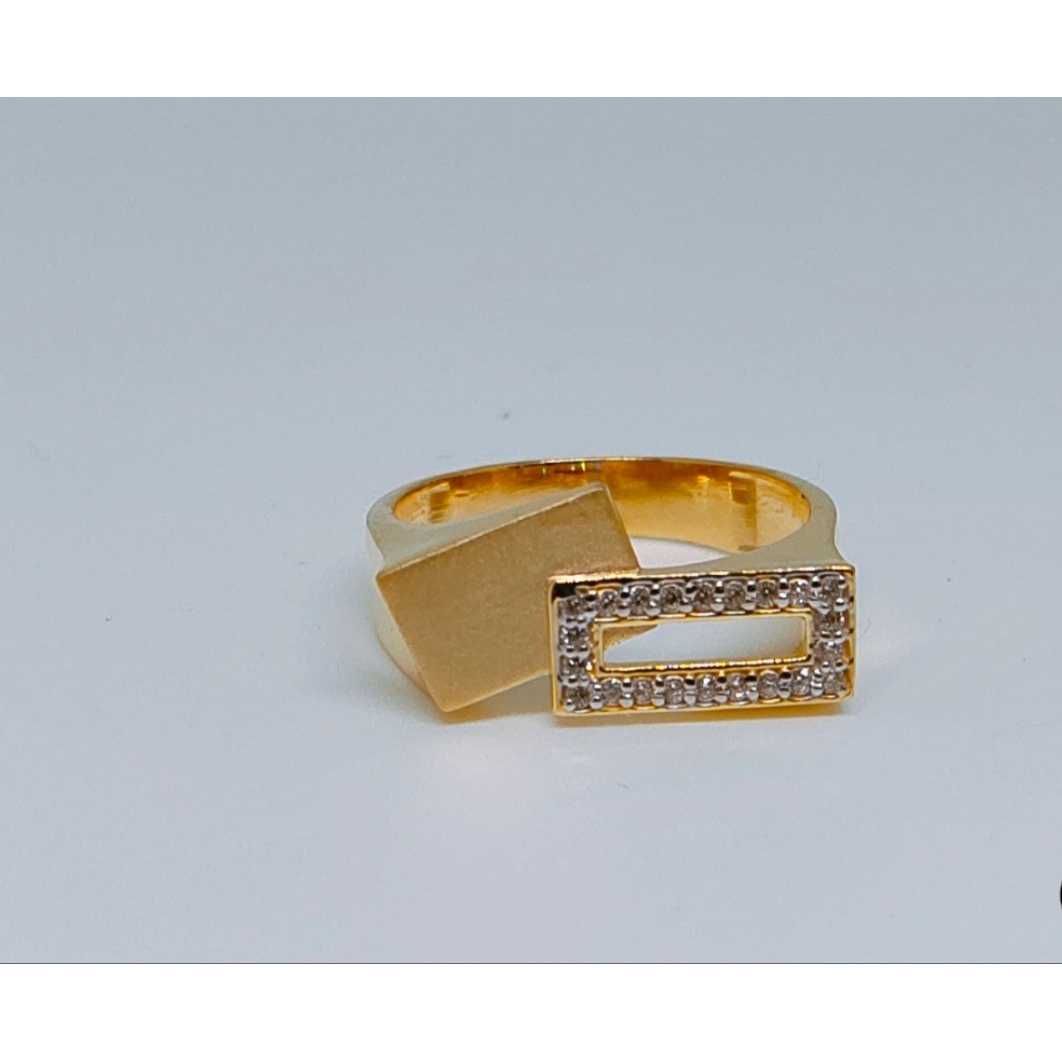 916 Gents Fancy Gold Ring Gr-28644