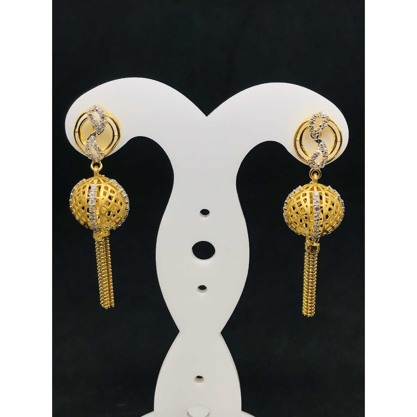 916 Ladies Long Fancy Gold Earring Er-60056