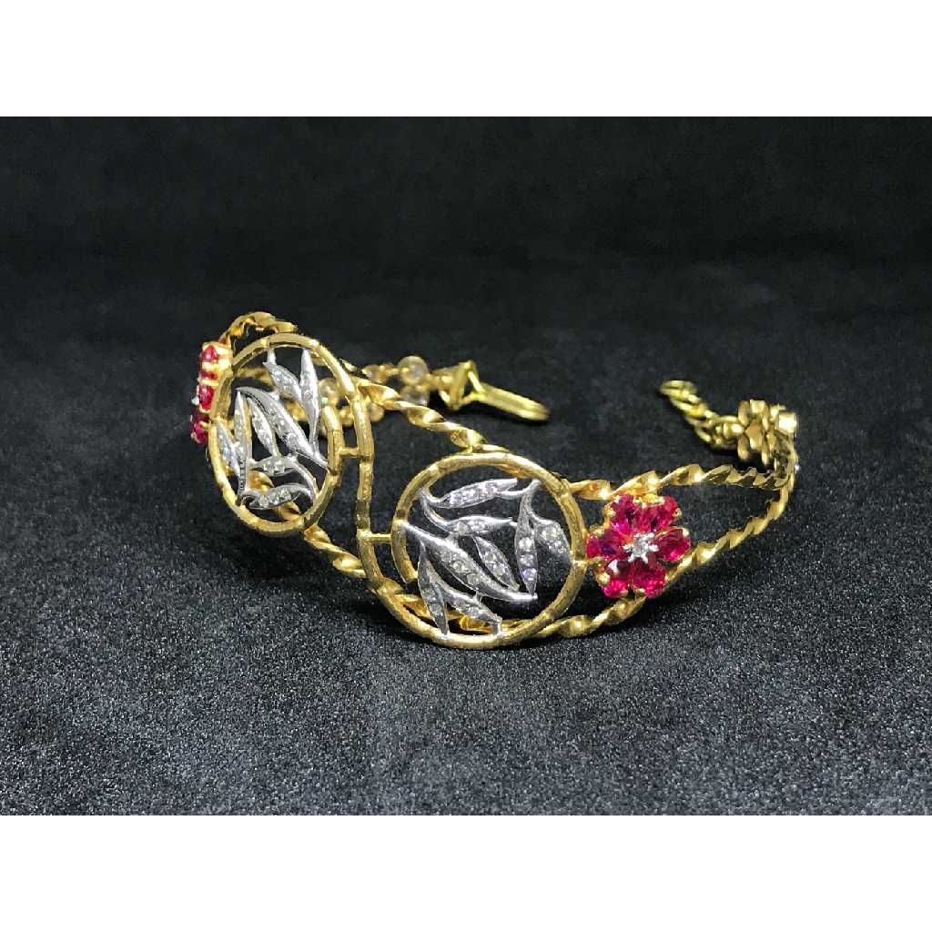 18k Ladies Fancy Gold Kada K-51041