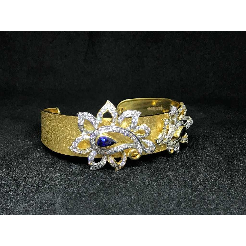 18k Ladies Fancy Gold Kada K-51038