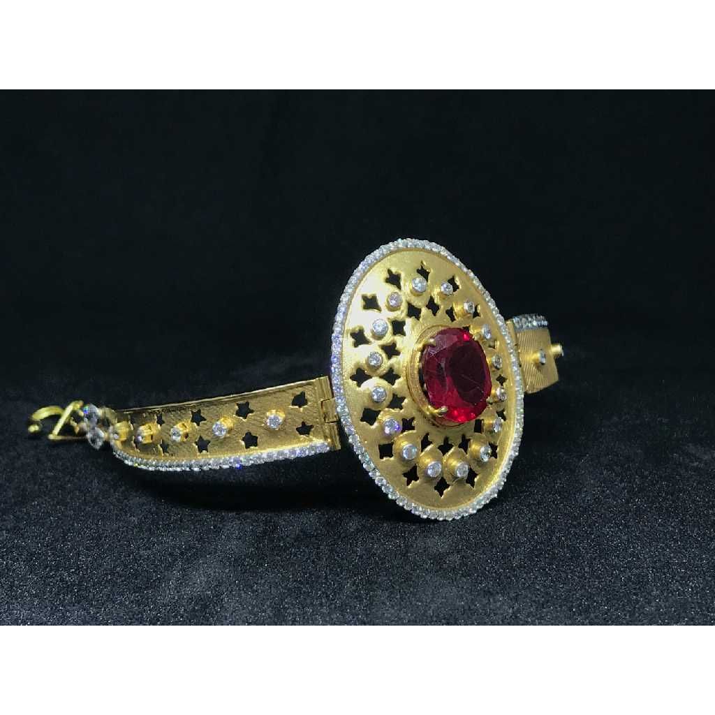 18k Ladies Fancy Gold Kada K-51036