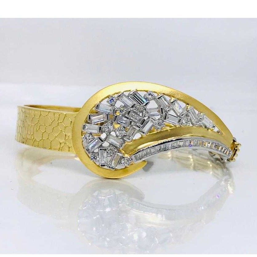 18k Ladies Fancy Italian Kada K-51031
