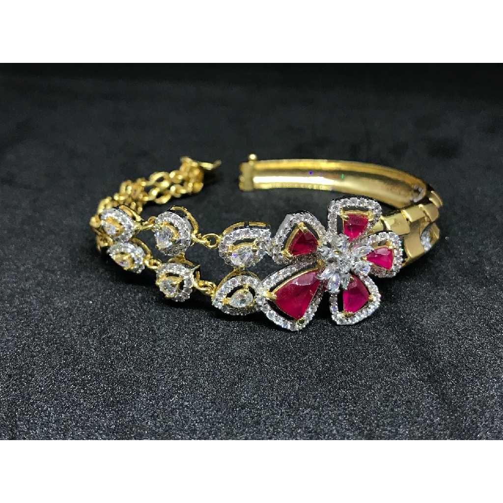 18k Ladies Fancy Gold Bracelet K-51019