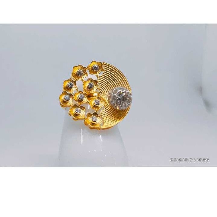 18k Ladies Fancy Gold Ring Lr-24076