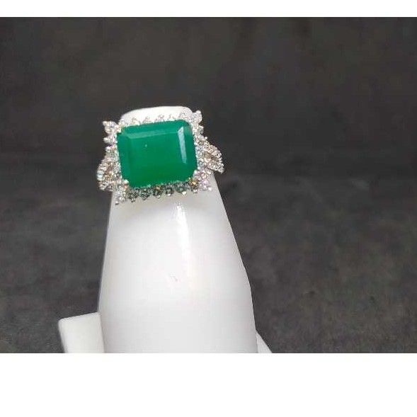 18Kt Ladies Fancy Italian Gold Ring lr-24025