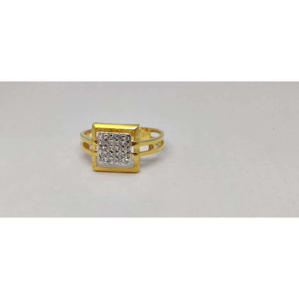 916 Gents Fancy Gold Ring Gr-28561
