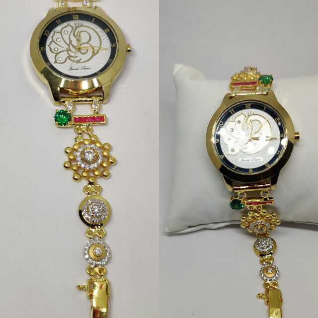 18k Ladies Fancy Gold Watch G-2235