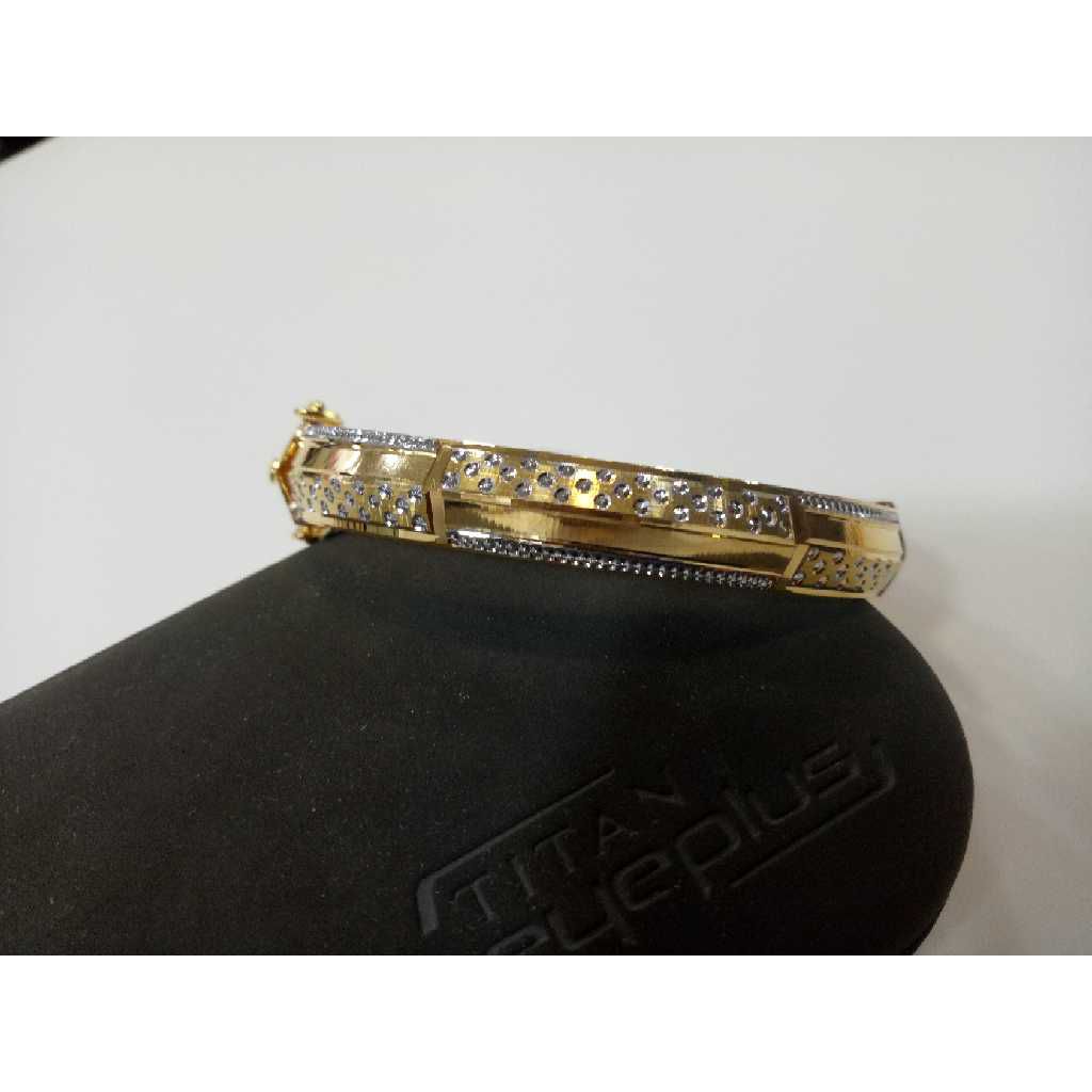 916 Gents Fancy Gold Kada G-5152