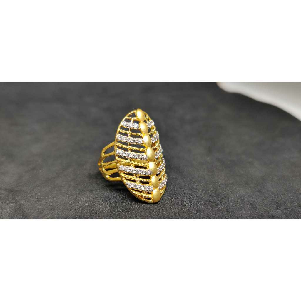 916 Ladies Fancy Gold Ring Lr-17081
