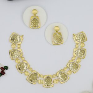 Dazzling gold necklace for the bride
