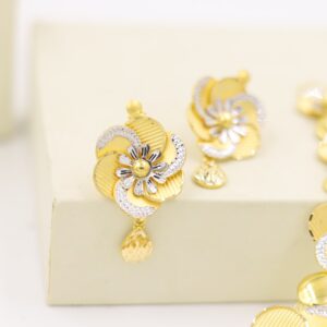 Fancy 22kt yellow gold uique flower halfset