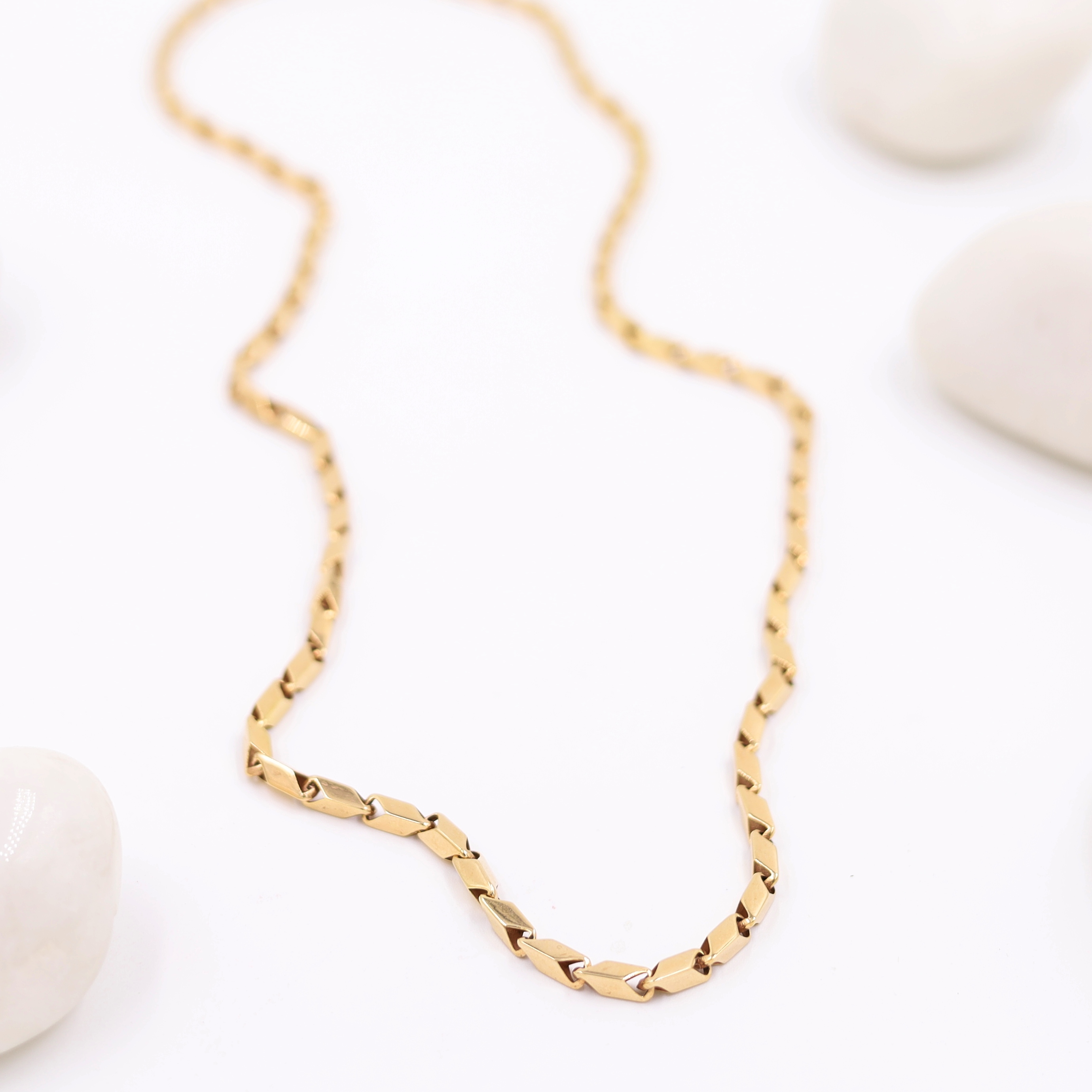 Pattern carved single tone gold chain for men