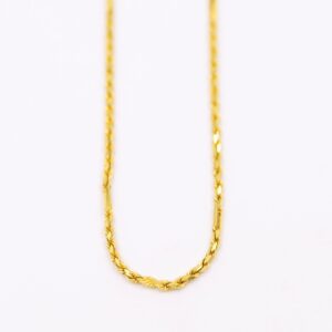 Rope Patterned Gold Chain