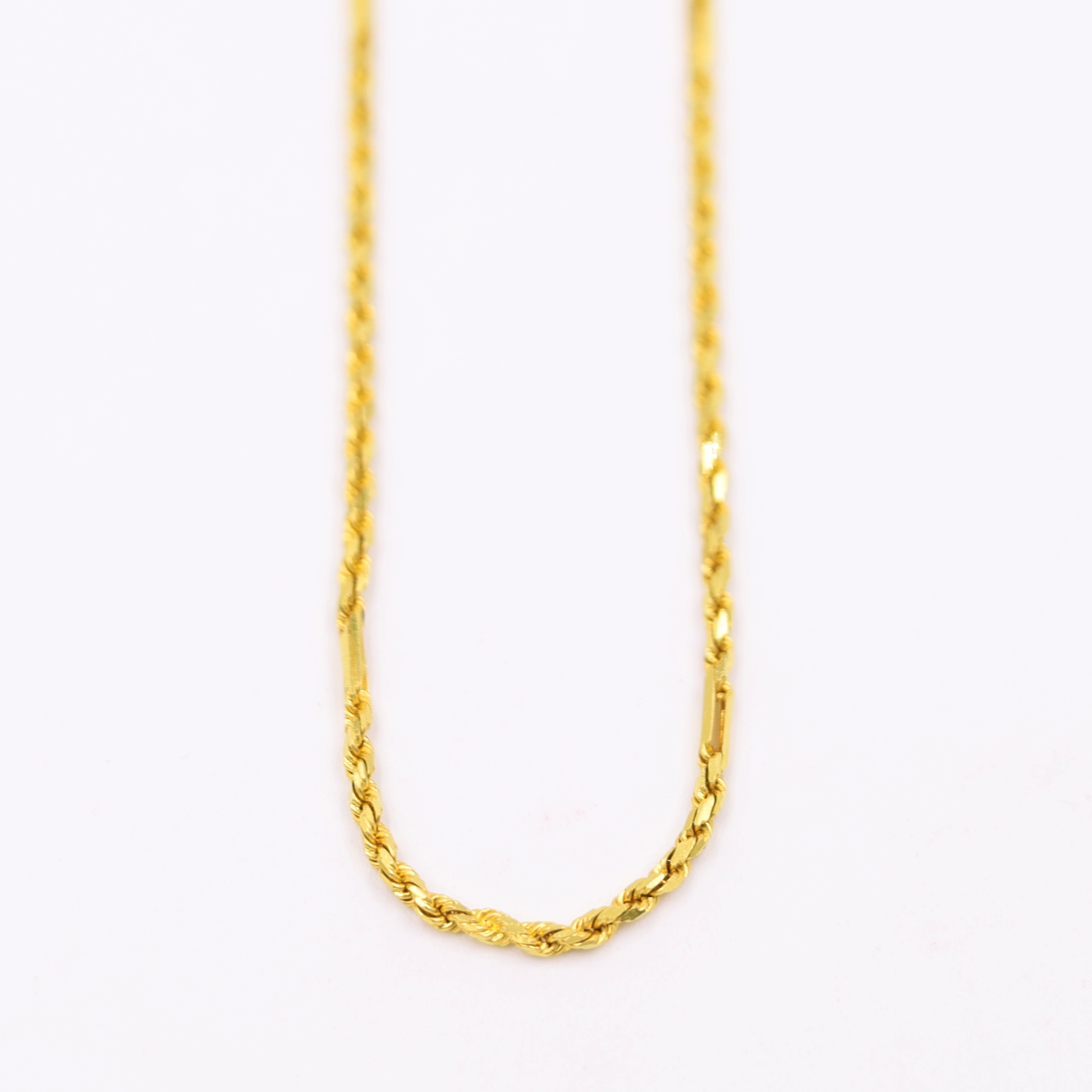Rope Patterned Gold Chain