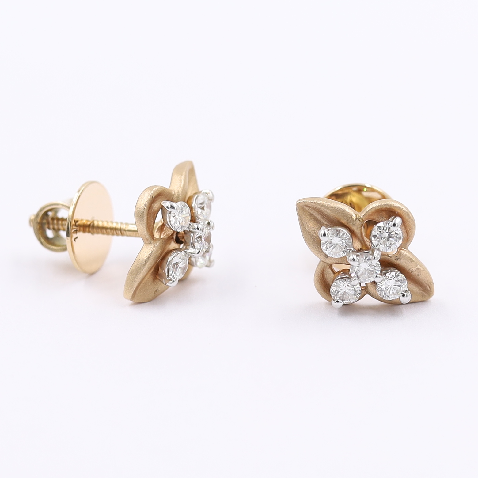 Traditional Diamond Stud Earrings In Rose Gold