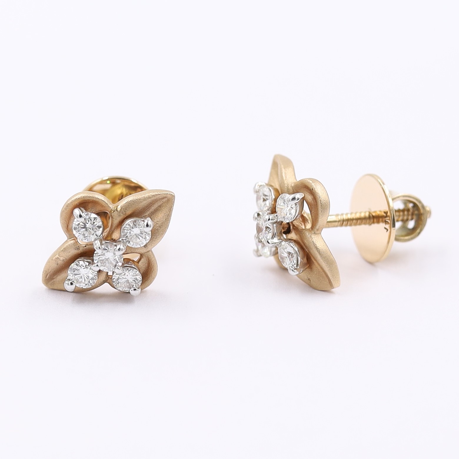 Traditional Diamond Stud Earrings In Rose Gold