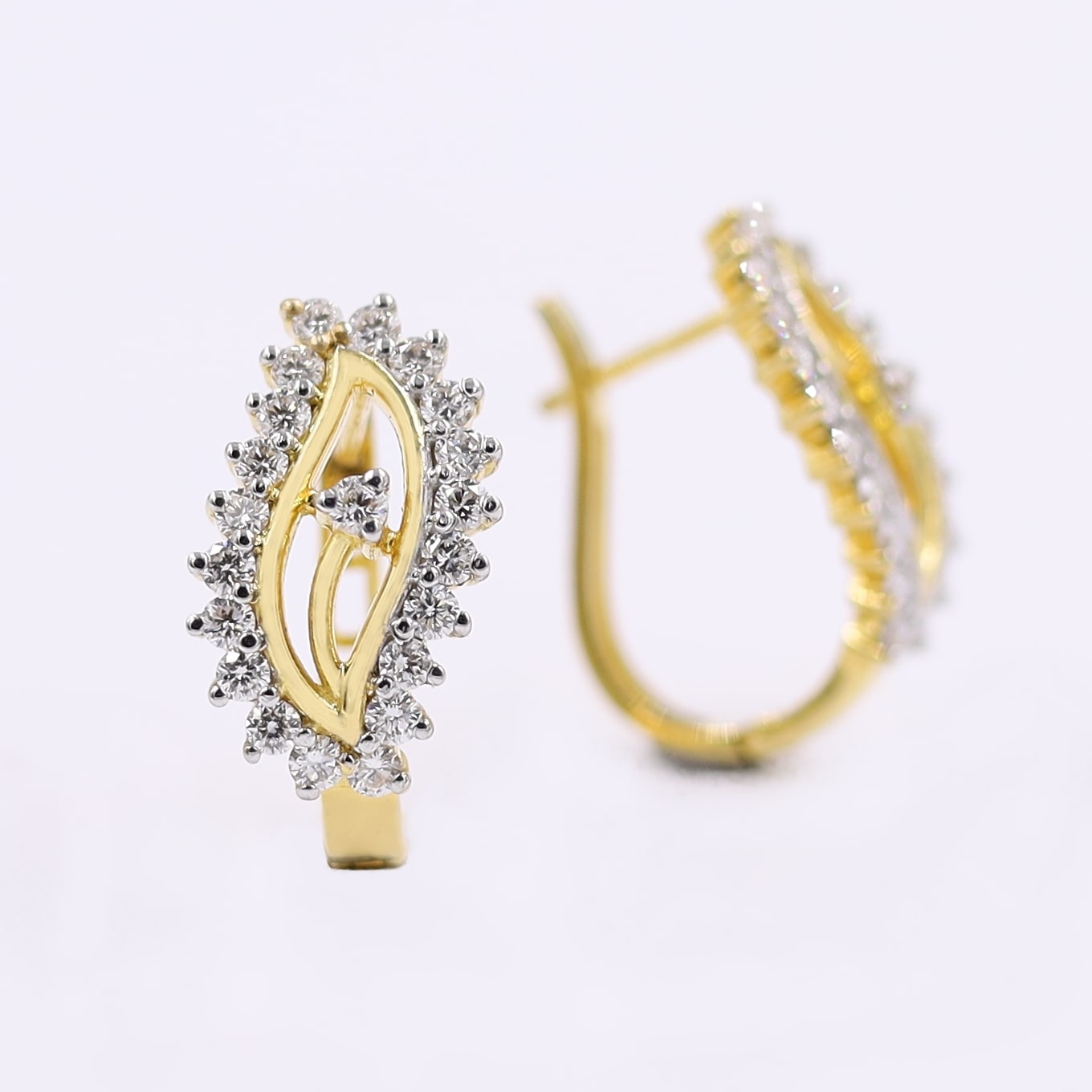 Shimmering Yellow Gold And Sparkling Diamond Hoop Earrings