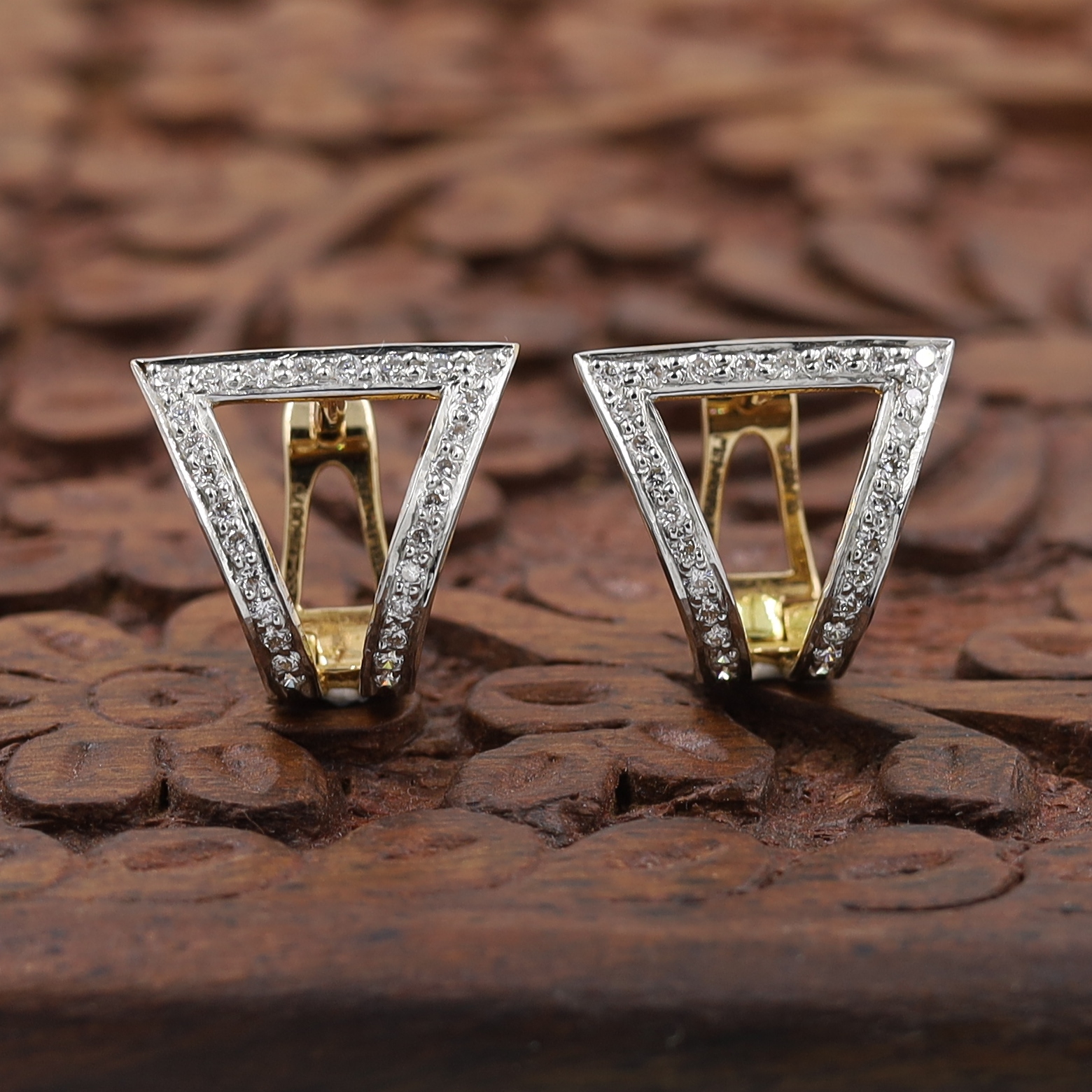 Charming Rose Gold And Diamond Hoop Bali Earrings