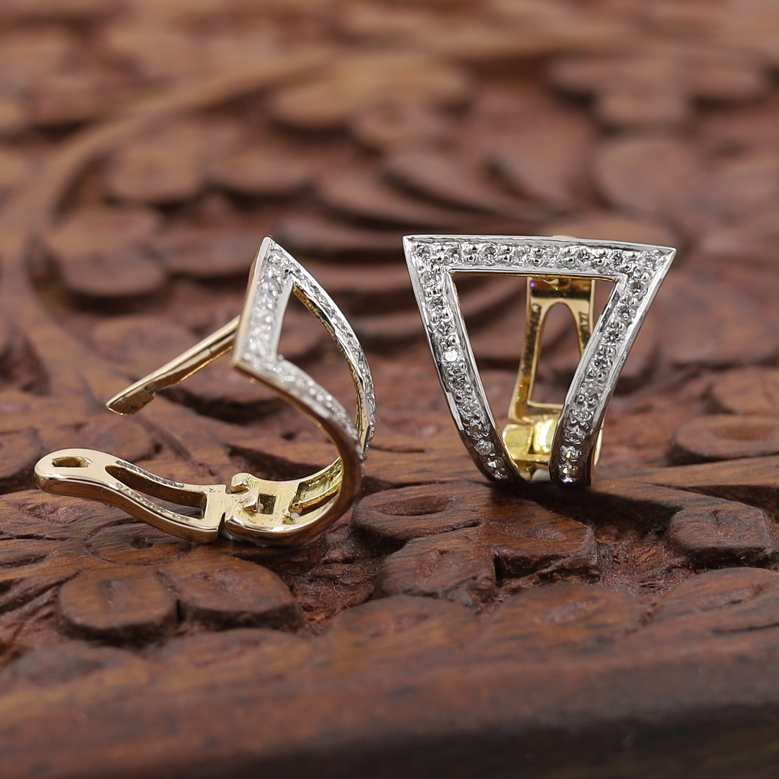 Charming Rose Gold And Diamond Hoop Bali Earrings