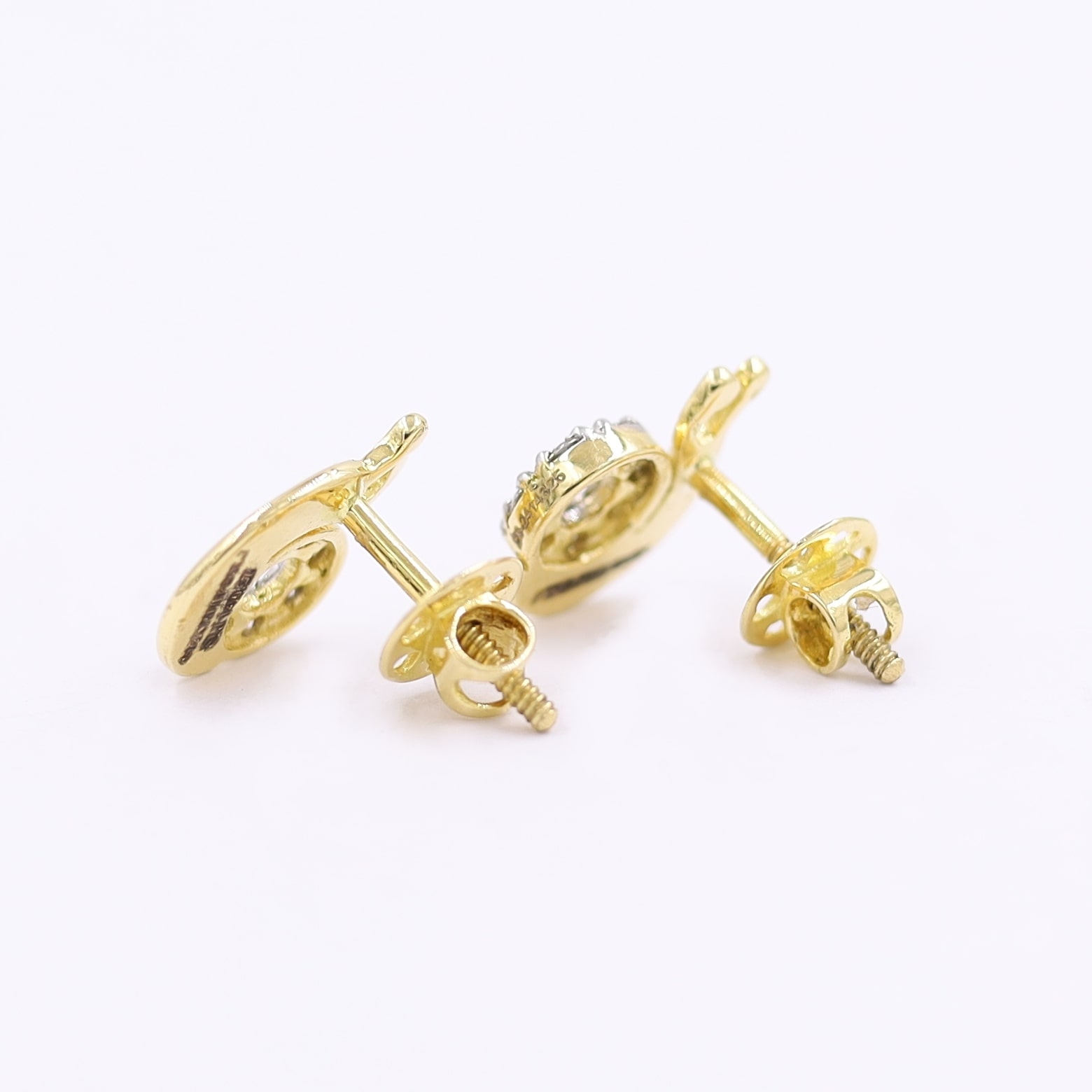 Dazzling Snail Style 18KT Diamond Stud Earrings