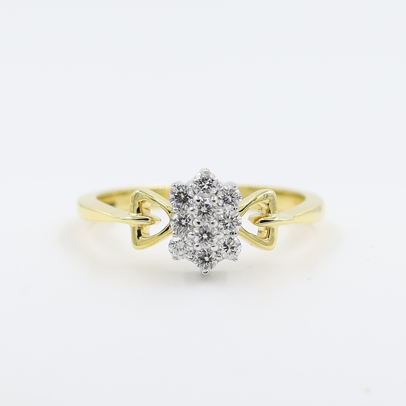 14Kt Marvelous Yellow Gold And Diamond Cluster Ring