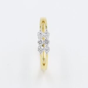 14Kt Sleek Dazzling Gold And Diamond Finger Ring