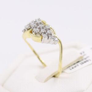 14 kt gleaming yellow gold floral finger ring