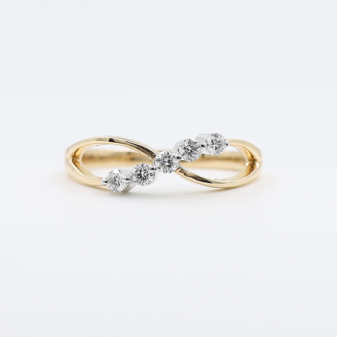 14Kt Classy Leaf Rose Gold Real Diamond Finger Ring